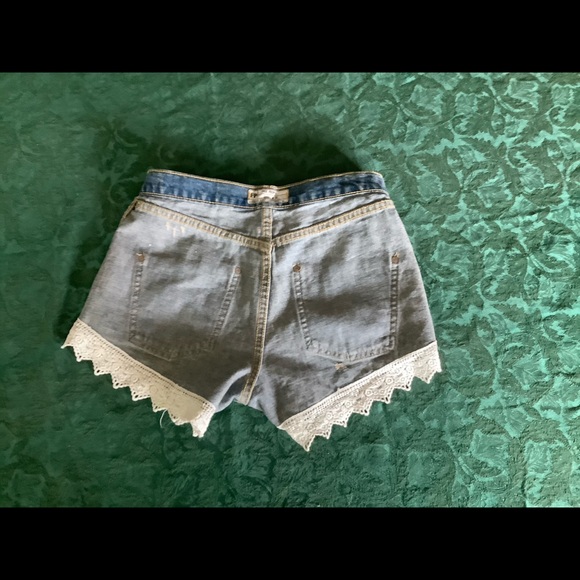 Free People Crocheted Lace & Denim Shorts - 25 - Picture 4 of 5